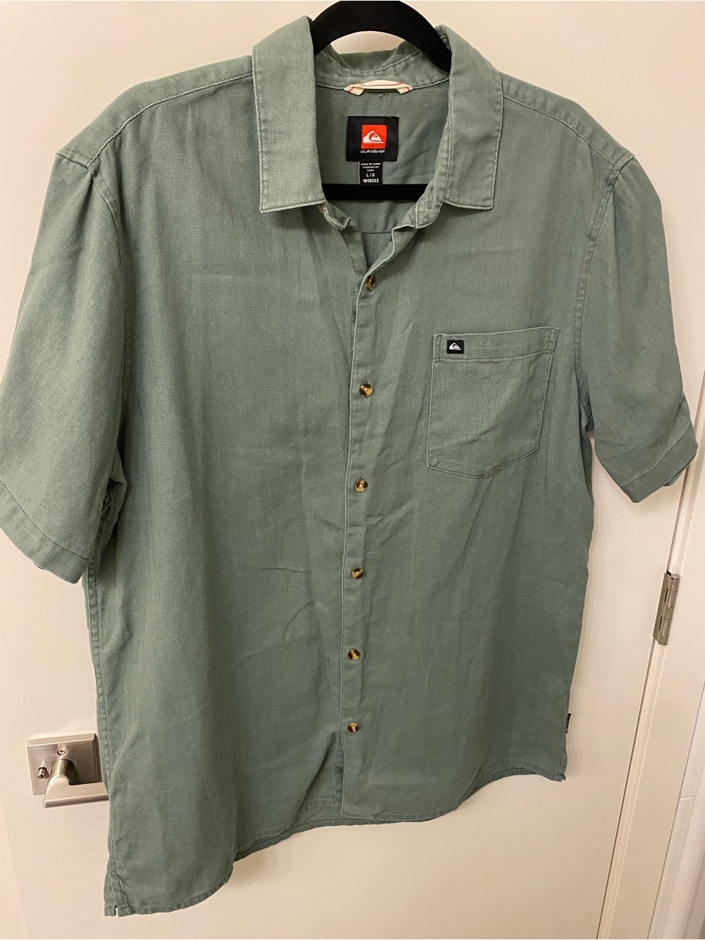 Quiksilver Men's Short-Sleeve Button-Down Shirt in Sage Green